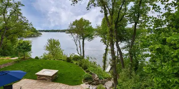 4731 North Shore