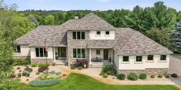 411 Emerald