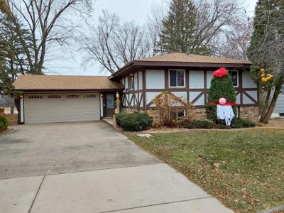 131 E Golden Lake Lane