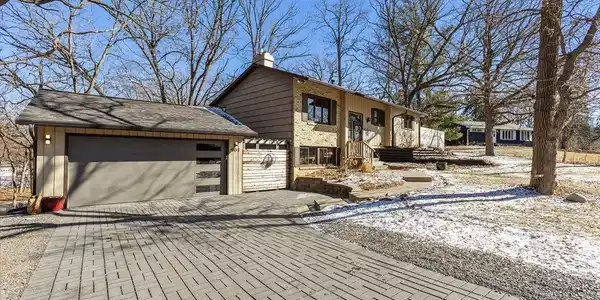 401 Birchwood
