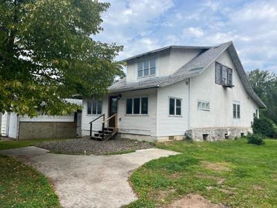 260 2nd Street E