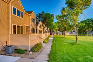1575 W Wayzata Boulevard