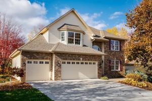 1005 Lake Susan Hills