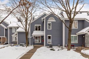 4234 Sheridan S