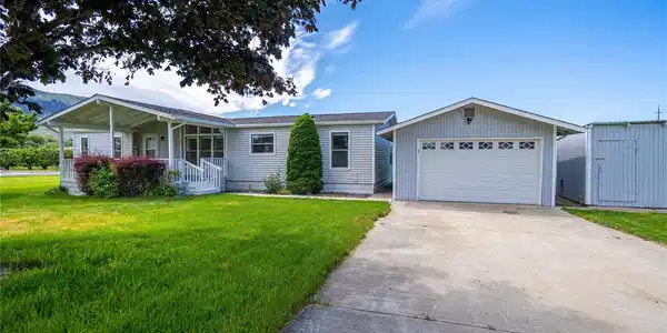 4 Riverside Place