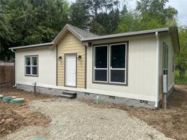 591 E Lakeshore E