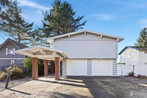 447 Dolphin NE