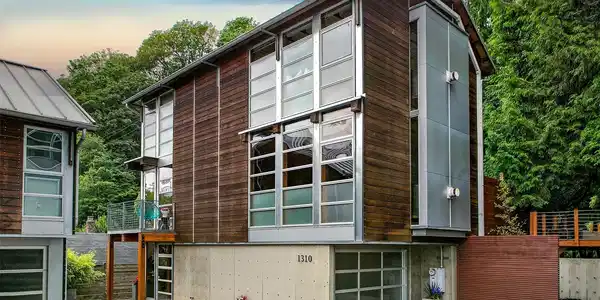 1310 Lakeview E
