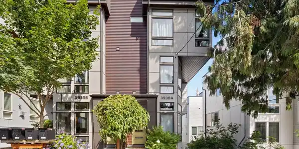 3938 1st NE