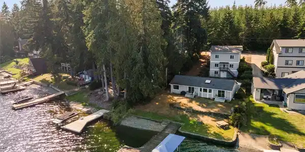 2560 Mason Lake W