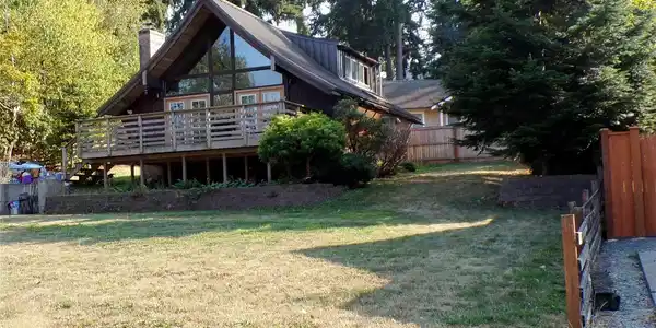 2222 256th NW