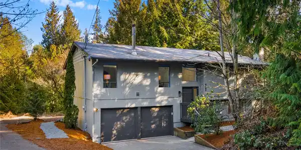 6802 183rd E