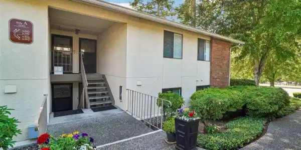 23301 Lakeview