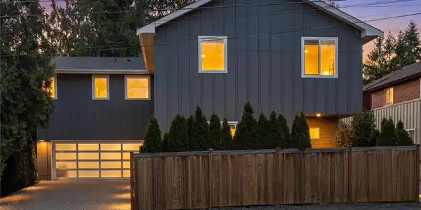10317 Sand Point NE