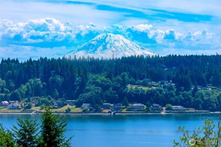 13214 Emerald NW