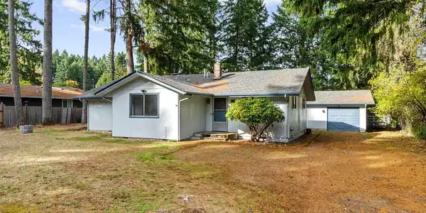 7604 41st SE