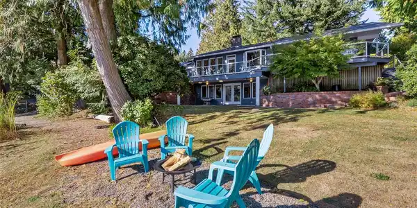 1521 Lakemoor SW
