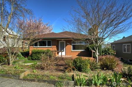 1214 7th SW