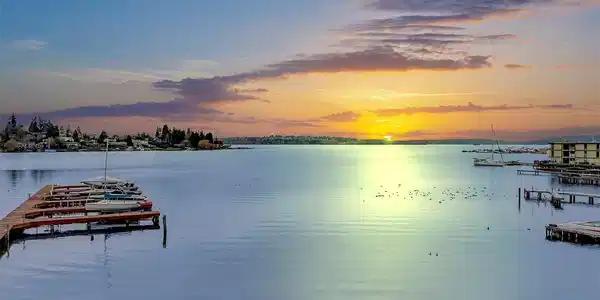4437 Lake Washington NE