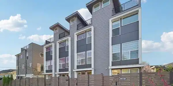 7207 12th NE