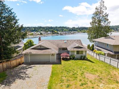 20591 Chief Sealth NE