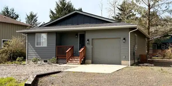 331 Olympic View NE