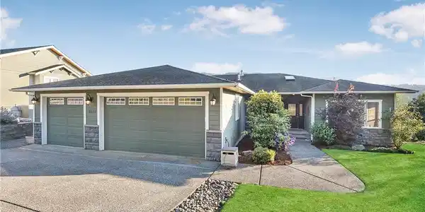 18020 Mariposa Lane