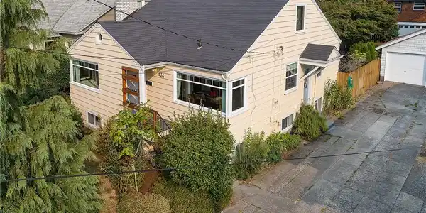834 NE 80th Street