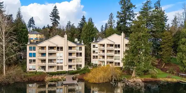 19524 Echo Lake Place N