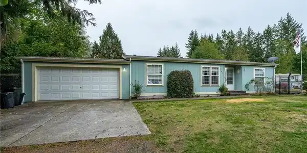 1100 Lakeshore W