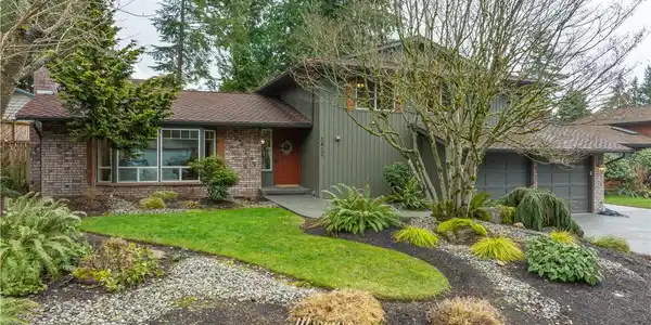 3412 102nd SE