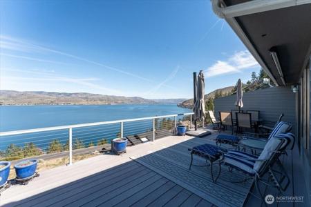 4056 Lakeveiw