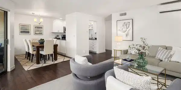 7850 Green Lake N