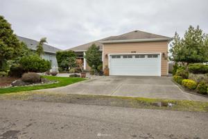 608 Chinook SE