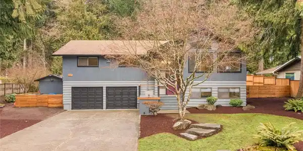 2217 Lakemoor SW
