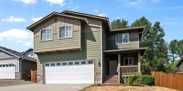 7305 39th Place NE