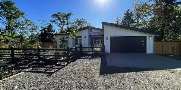 361 Duck Lake SE
