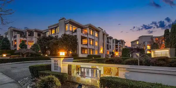 530 Lake S
