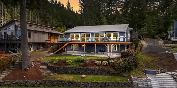 1210 Mason Lake S