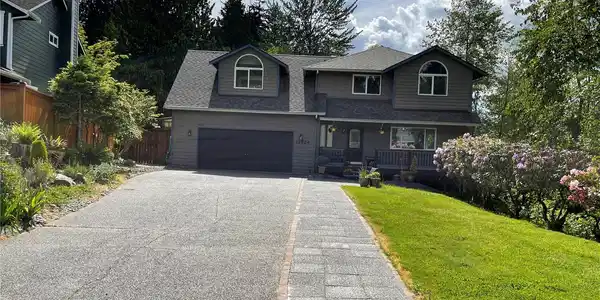 11724 2nd NE