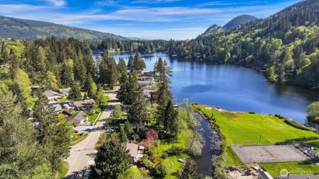371 Lakeside