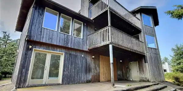 206 Sunrise SE