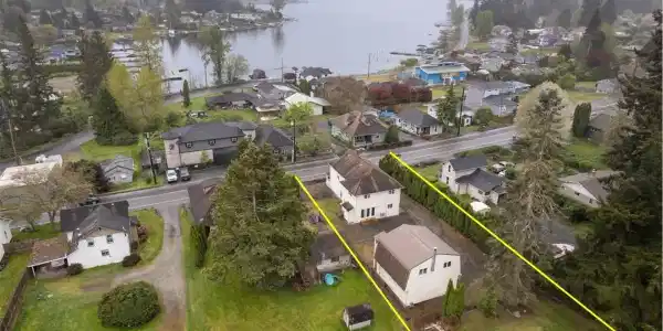 12105 20th St NE