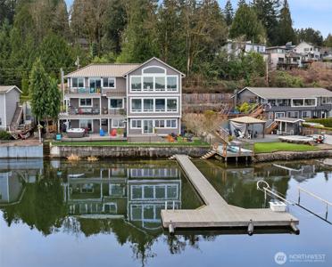 3828 Lake Sammamish SE