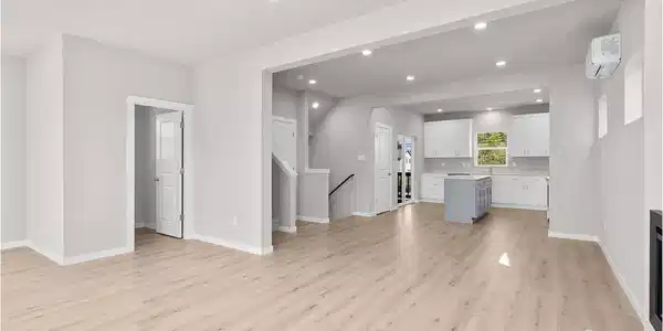 Image 4 Image 4