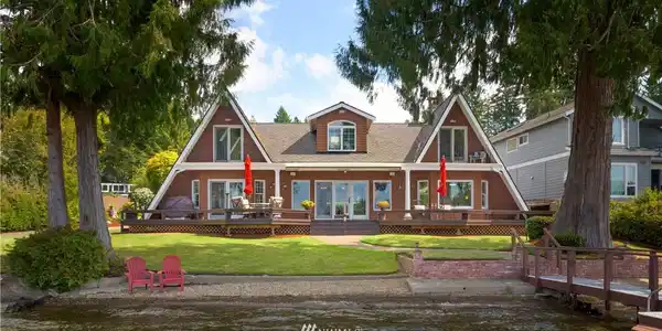 111 Mason Lake E