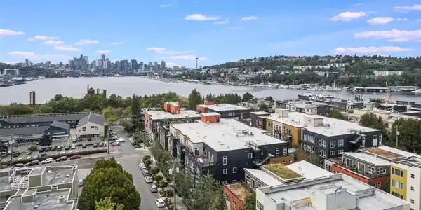 3429 Burke N