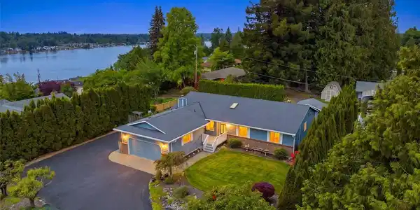 11715 7th SE