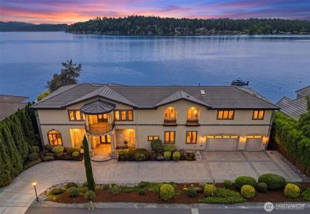2837 Lake Sammamish NE