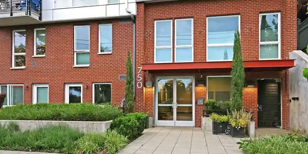750 11th E